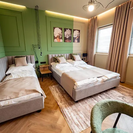 Premier Bed & Breakfast *